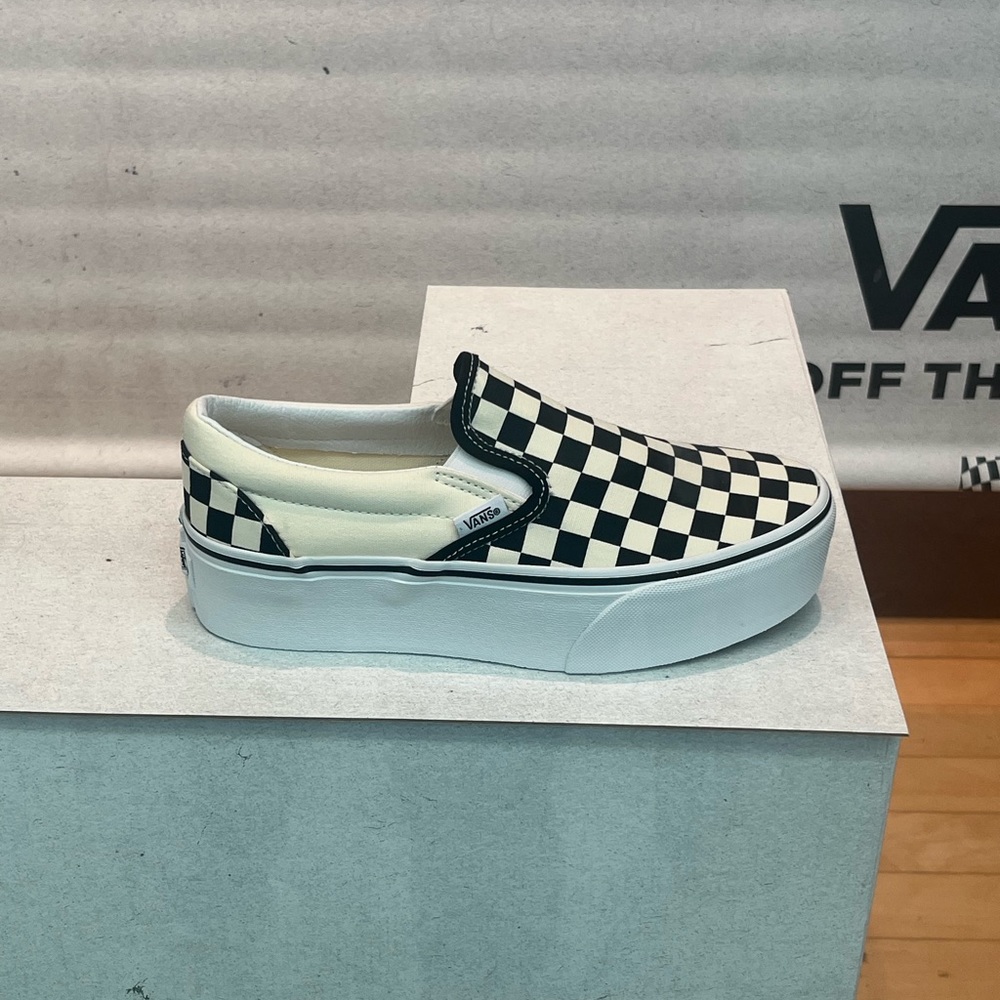 Vans Classic Checkered slip on
Stackform Sneaker - Picture 12 of 15